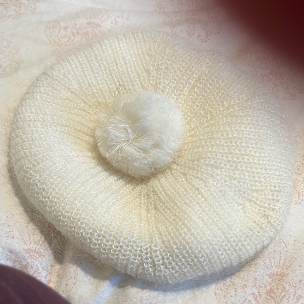 Elegant Cream Knit Beret